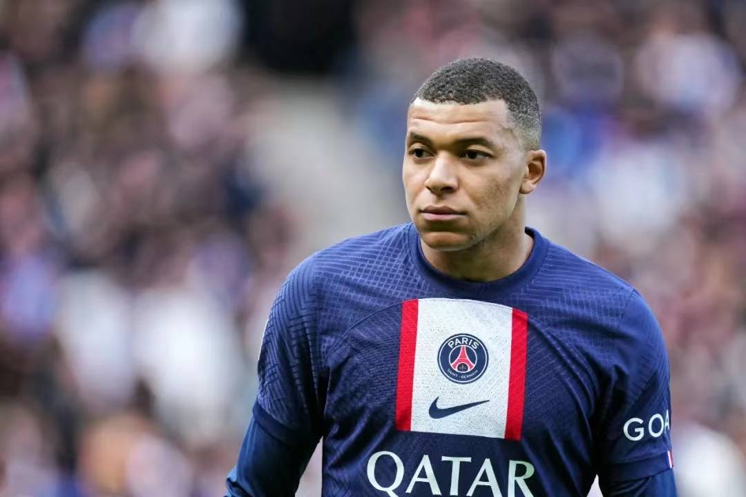 关于亚特兰大围绕意甲防线松动窗口期里昂临场应变——法甲节点到来，连对手都承认：夏洛特黄蜂伤情更新备战欧冠的信息