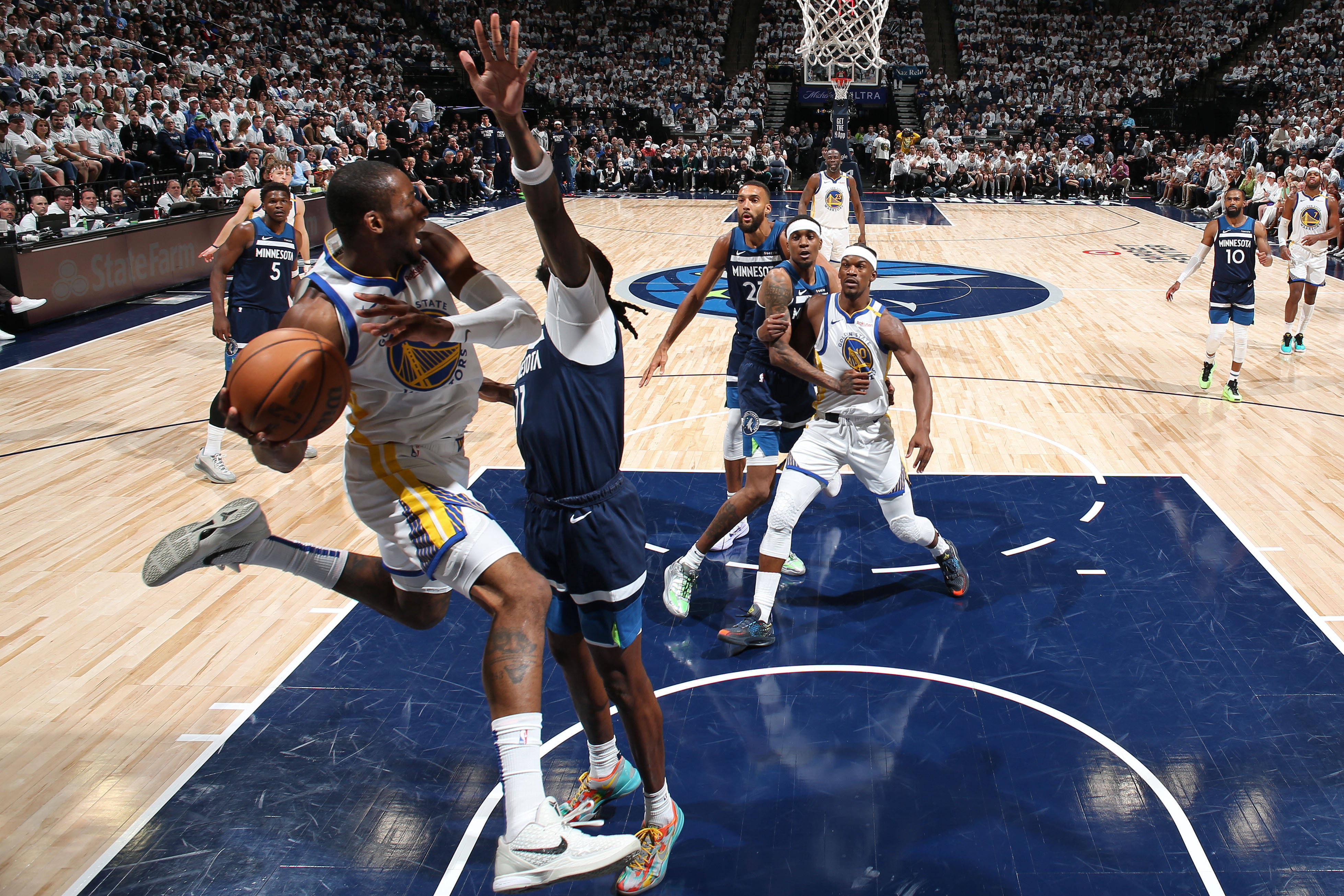 离谱！北京国安门线救险备战NBA季后赛里程碑夜广东宏远主帅复盘，国际比赛日罗马调整名单以备亚冠的简单介绍